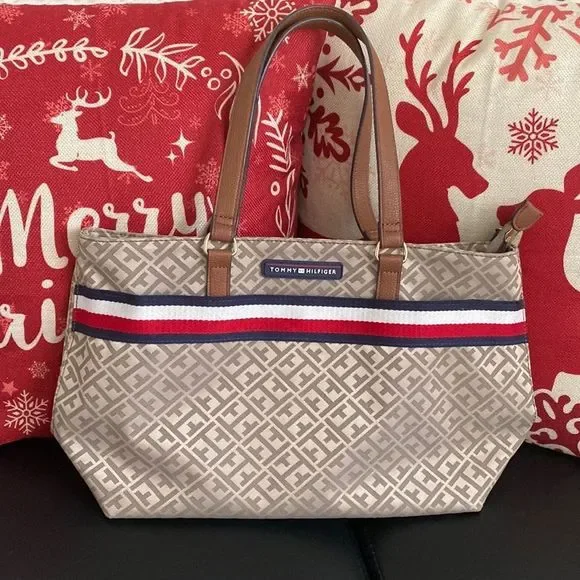 TOMMY HILFIGER  brown logo monogram tote. - Picture 8 of 12